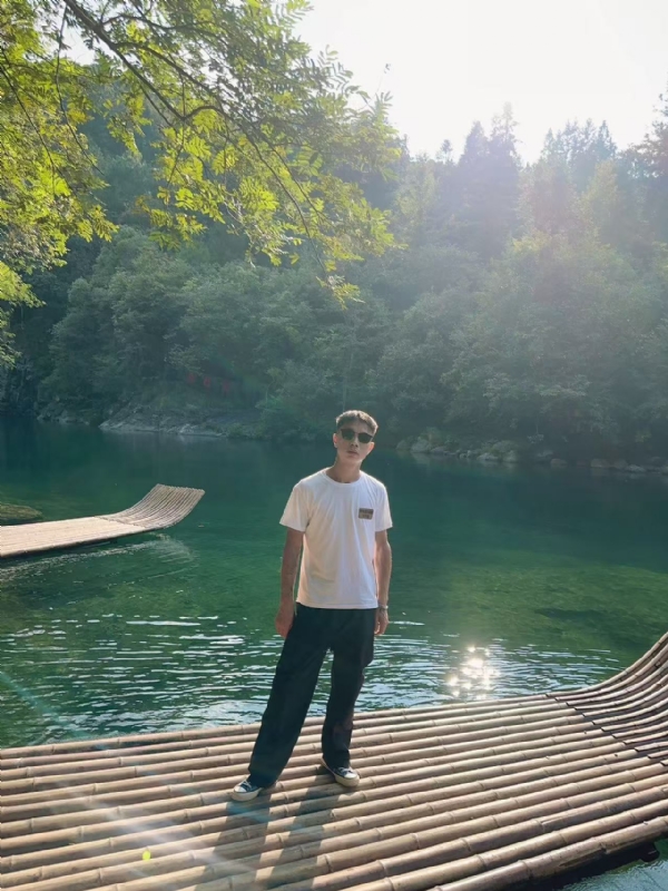 林言的第三张照片--池州交友中心